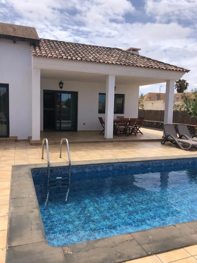 Villas Con Encanto contacts